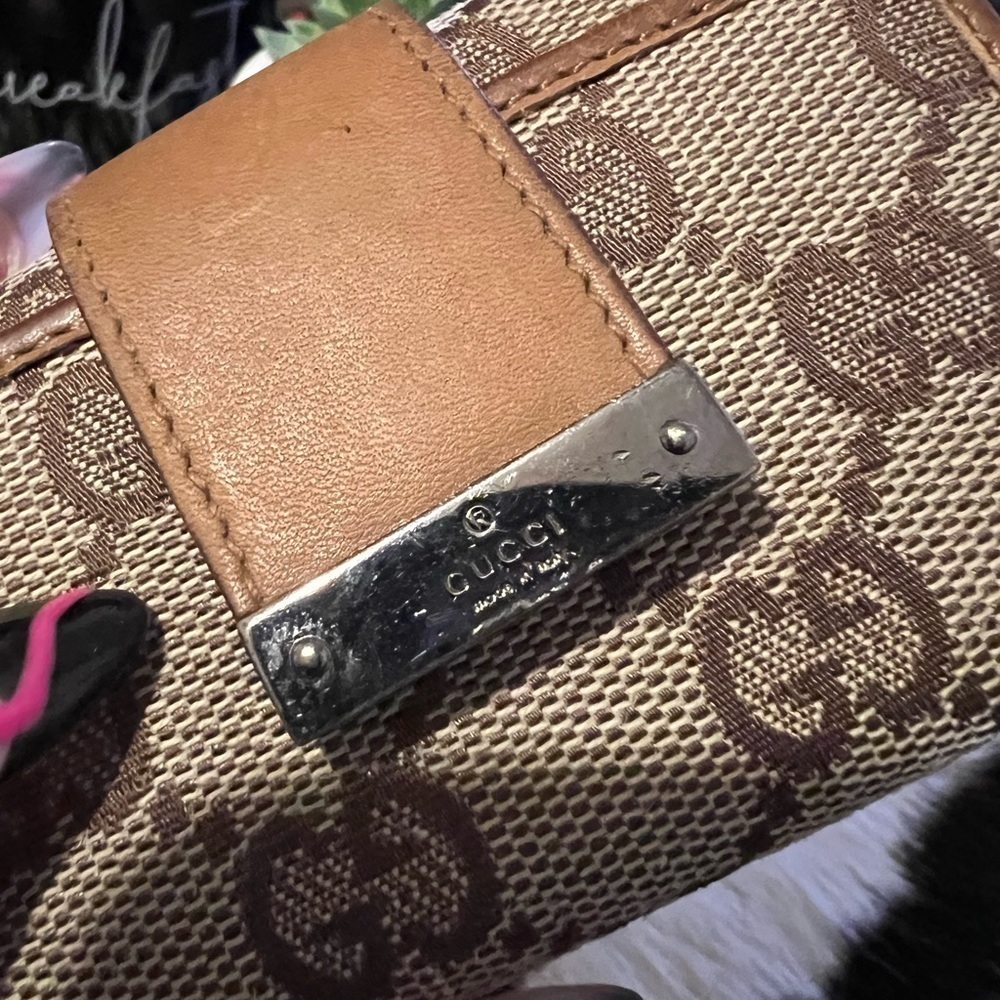 Authentic Gucci Key Holder - Picture 2 of 14
